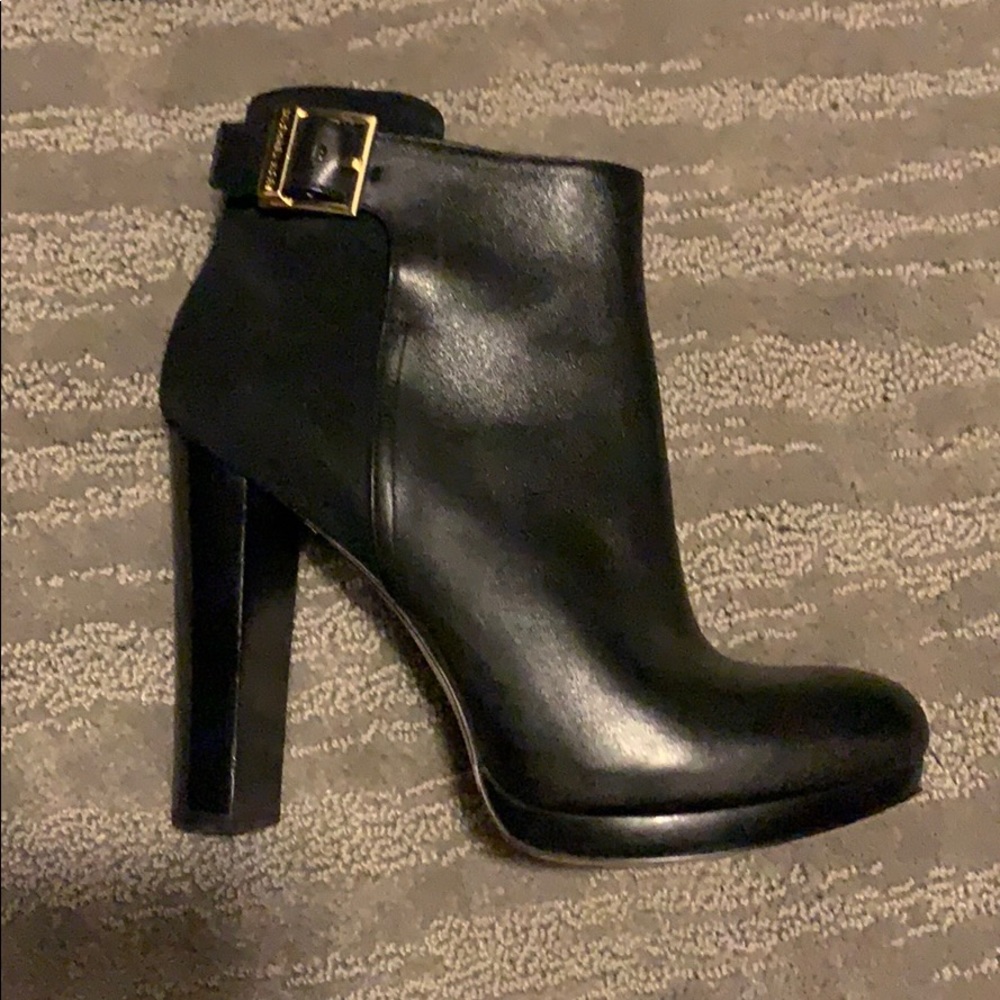 Micheal Kors booties size 6.5 worn twice